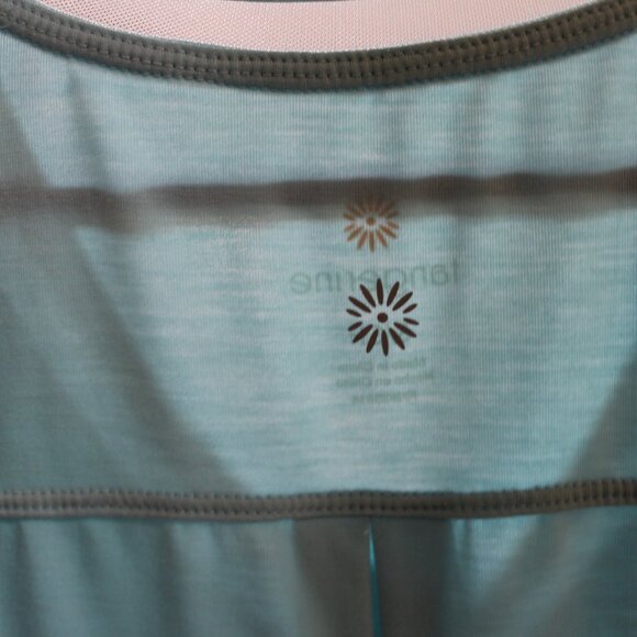 FALL SALE TANGERINE Cute TEE Comfy Active V-Neck Mint Small NWT's - Picture 6 of 10